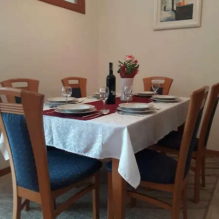 Trstenik Apartman *