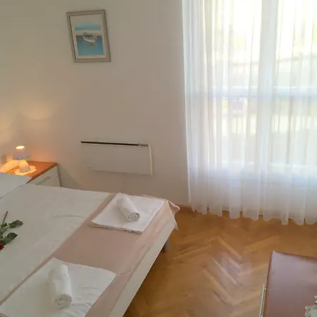 Trstenik Apartman *